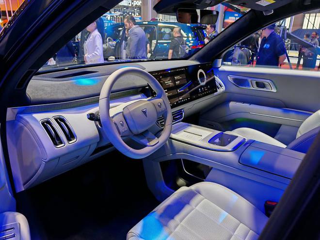 大六座智慧旗舰SUV 深蓝S09预售价23.99万起5