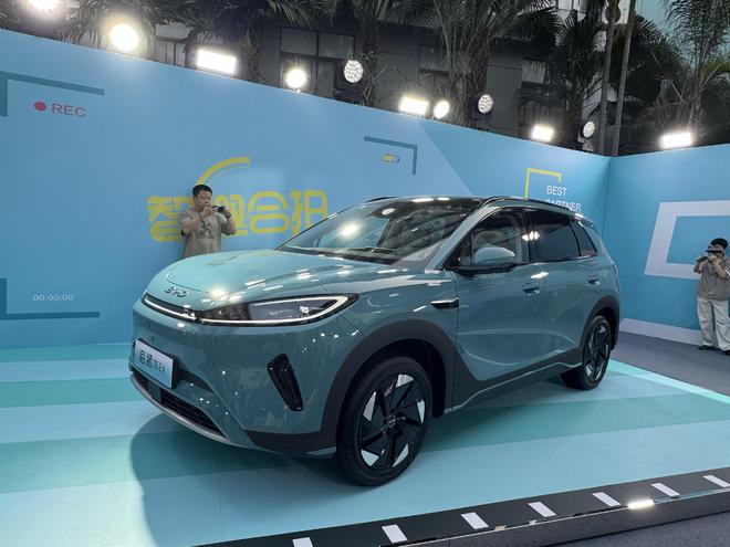 标配天神之眼C高阶智驾 比亚迪海狮05 EV售11.78万元起2