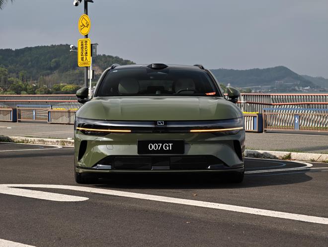 极氪的第二款猎装 007GT限时权益价19.99-22.99万7