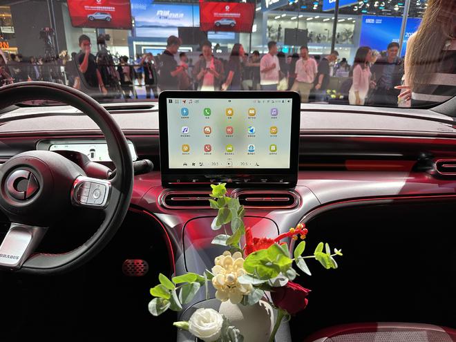 全球限量500台 smart精灵#1黑金灵限量版售21.99万6