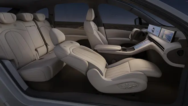 全系标配800V/续航700km 智己LS7焕新版正式上市3
