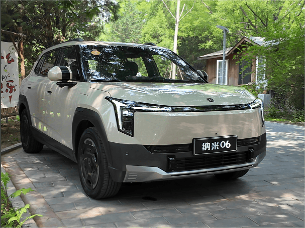 顶配10.99万的方盒子纯电SUV 还带