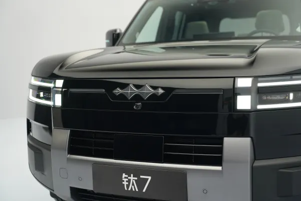17.98万元起！大平层/云辇-C/无人机 方程豹钛7正式上市5