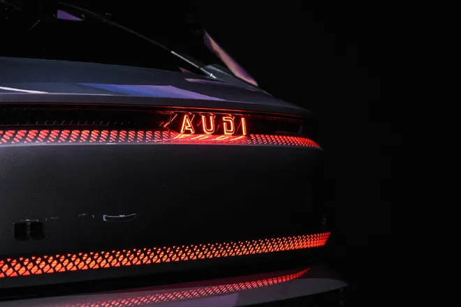 首搭纯电quattro还有59英寸巨屏 奥迪E5 Sportback售23.59万起15