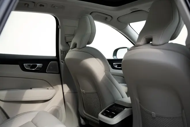 多维焕新拉满品价比，沃尔沃全新XC60售价25.49万起15