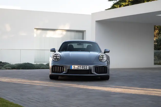 国内售价272.8万起 新款保时捷911 Turbo S首发3