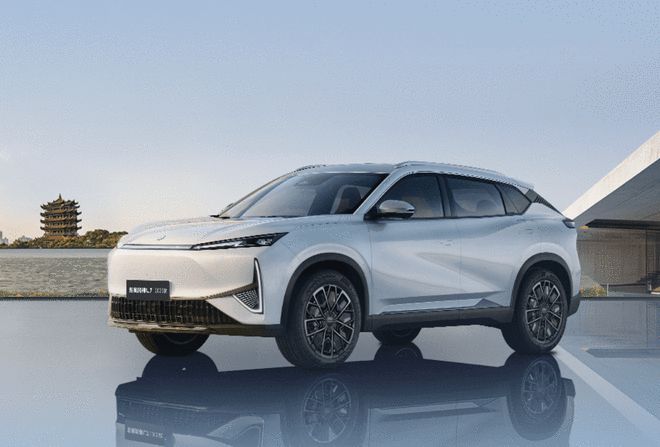 换新厂补一口价8.99万元起 2025款东风风神L7上市3
