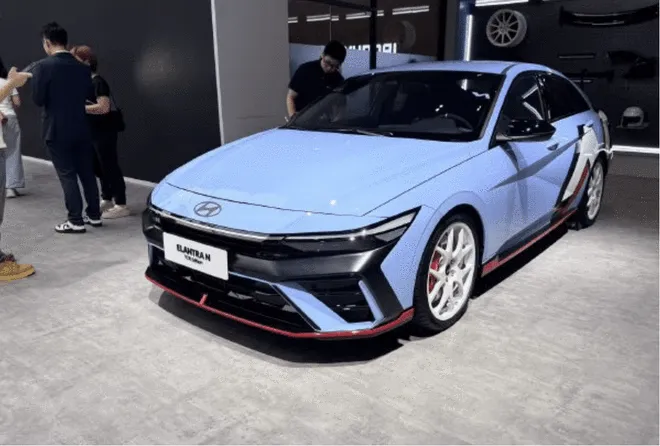 宽体套件+鹅颈式尾翼 Elantra N TCR Edition首秀