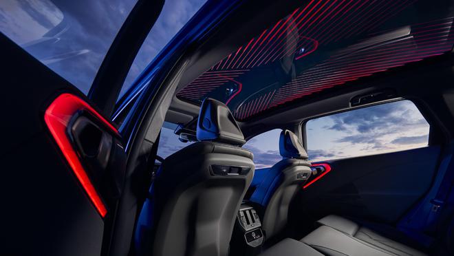 全新BMW X3长轴距版将上市 配中国专属全景星轨天幕10