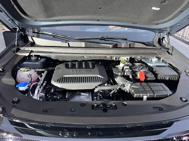 搭CDC电磁悬挂不晕车，捷途X70L预售限时10.99万起21