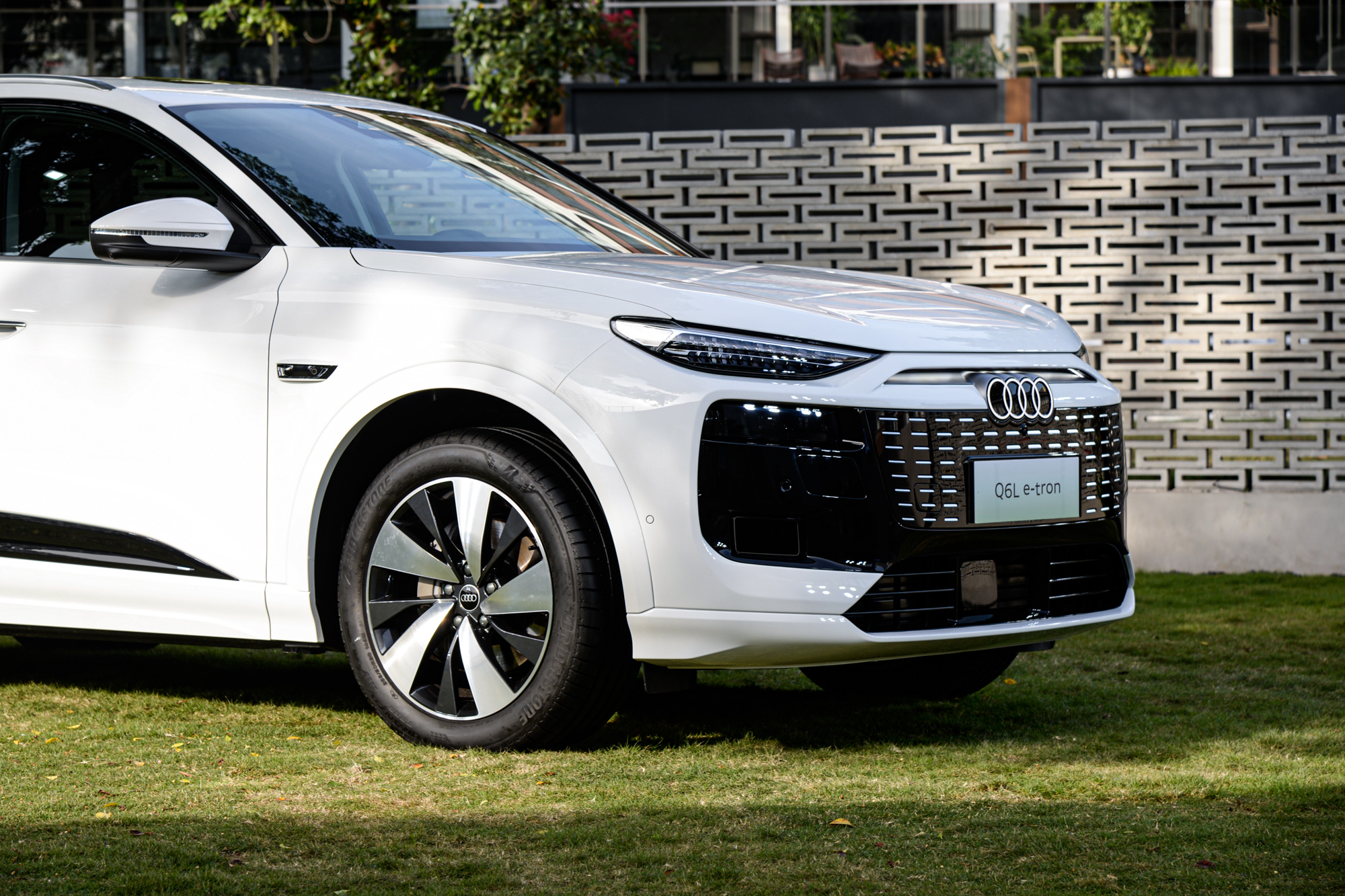 首销享至高6万装备权益 一汽奥迪Q6L e-tron开启预售5