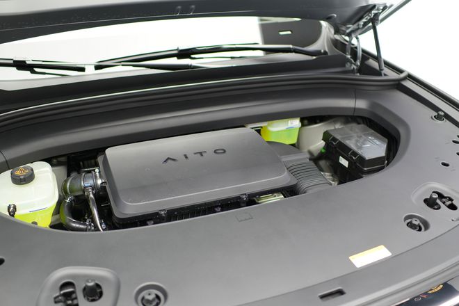 双零重力座椅+ADS3.3智驾 问界M8上市售35.98万起17