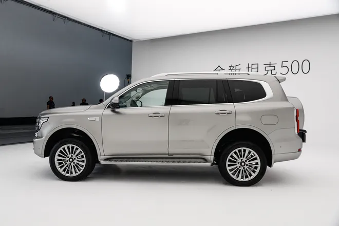 全新坦克500Hi4-T/Z智享版亮相成都车展12