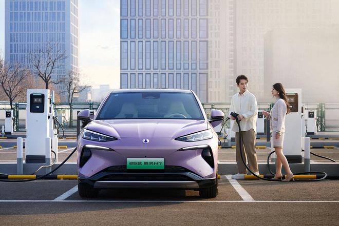 25.98万起！2025腾势N7上市 天神之眼B+200项升级 这波配置直捅天花板？4