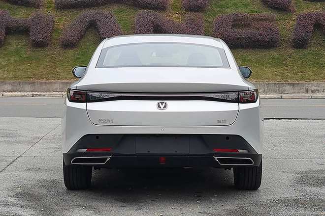 一箱油1360km 长安第三代逸动PHEV补贴后5.69万起6