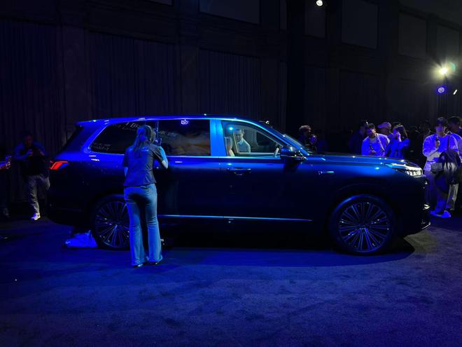 吉利银河M9登陆米兰 重新定义AI科技大六座旗舰SUV7