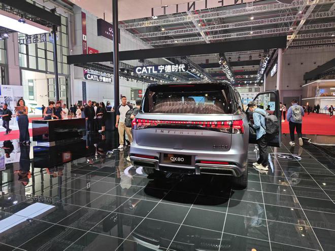 超5米3车长/国内首秀 英菲尼迪全球旗舰QX80亮相车展4