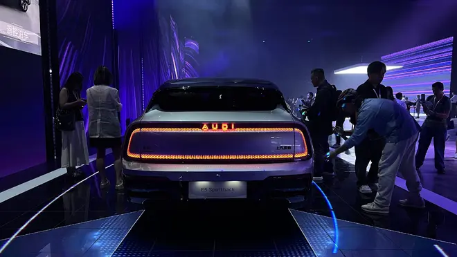 首搭纯电quattro还有59英寸巨屏 奥迪E5 Sportback售23.59万起14