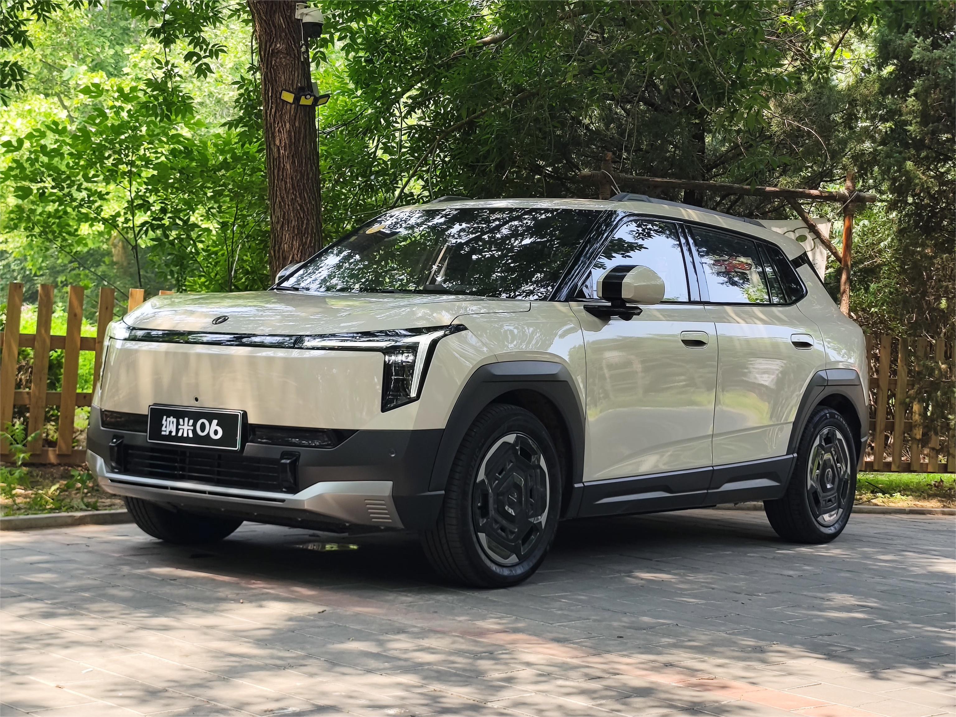 顶配10.99万的方盒子纯电SUV 还带
