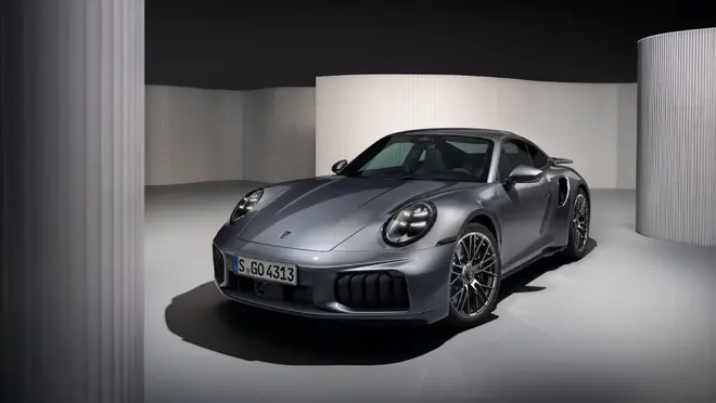 国内售价272.8万起 新款保时捷911 Turbo S首发2