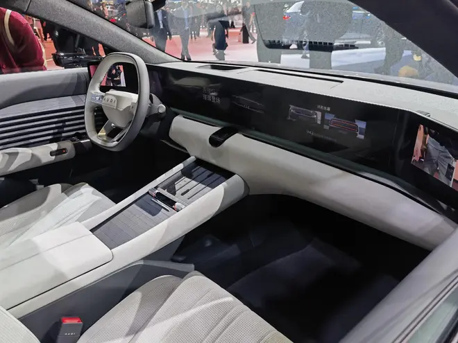 首搭纯电quattro还有59英寸巨屏 奥迪E5 Sportback售23.59万起18