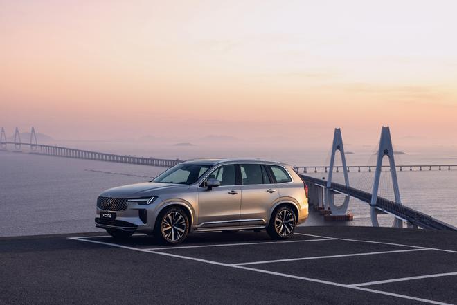 这车不卷，但它稳 沃尔沃全新XC90上市 售价47.9万起17
