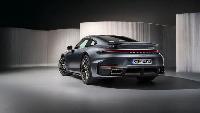 国内售价272.8万起 新款保时捷911 Turbo S首发6
