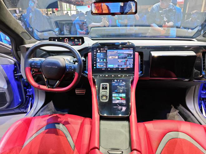 兼顾驾驶乐趣与舒享体验 Honda烨GT上海车展全球首秀3