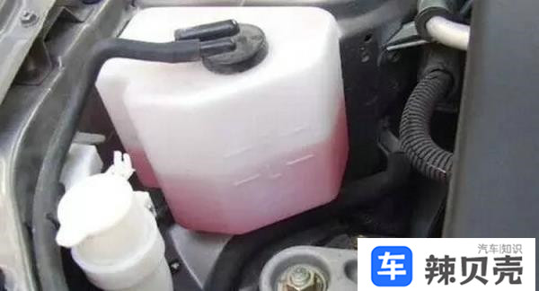发动机水箱的作用是什么