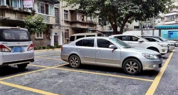 在路边停车位停车没交费会怎么样