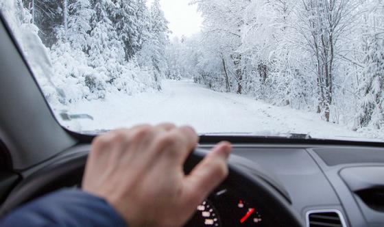 后驱车下雪天很难开吗
